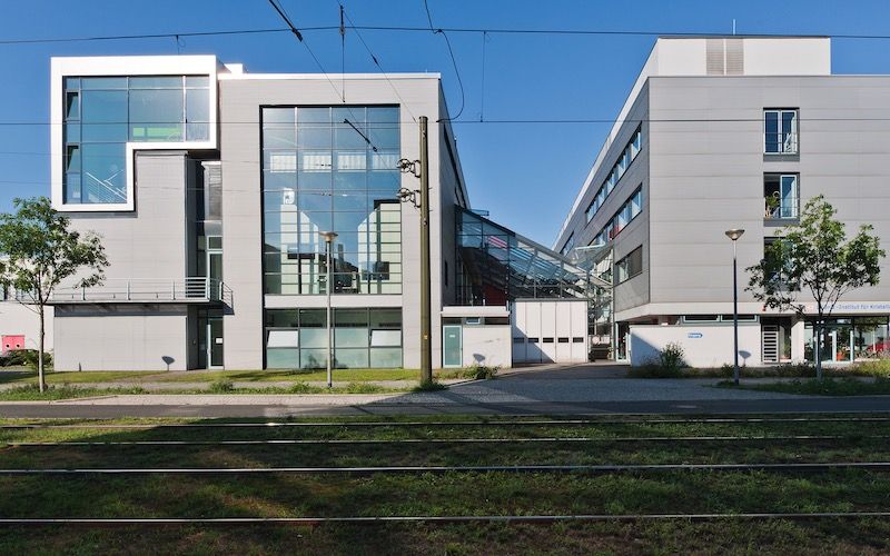 Sanierung Leibnitz-Institut für Kristallzüchtung :: Ausgeführte Leistungen: Vorhangfassaden